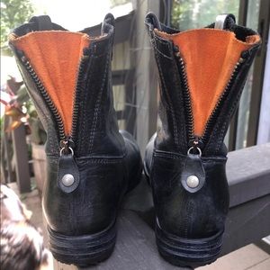 Back zip short boots